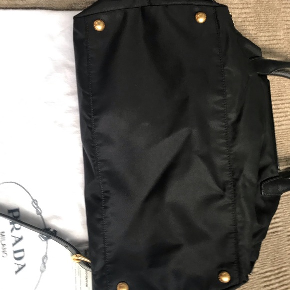 Prada Handbag Authentic. - Picture 6 of 14